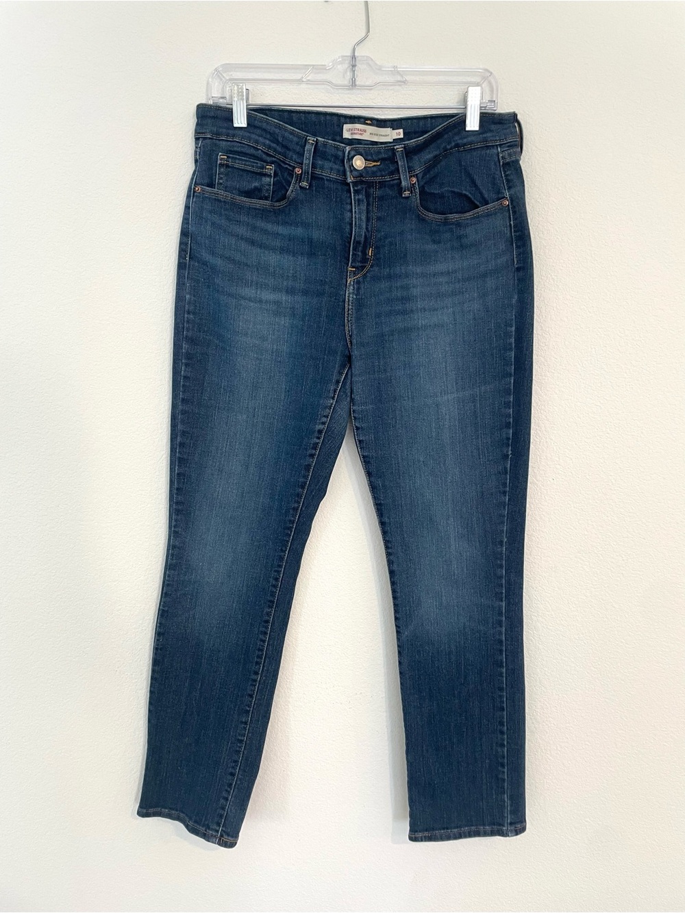 Levi’s Mid-Rise Straight Women’s 10 Jeans in Dark Blue